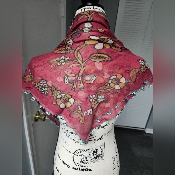 Sheer floral turkish scarf - Picture 1 of 3